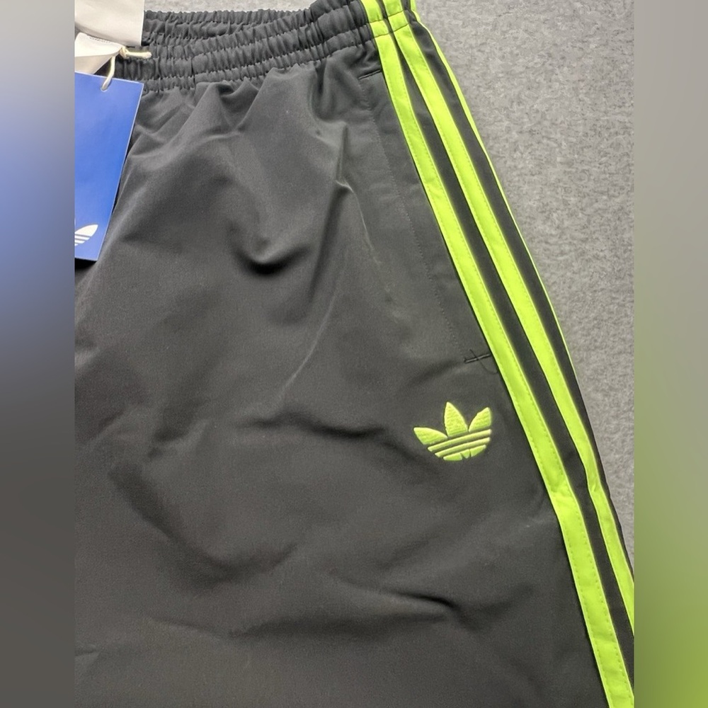 adidas Originals men’s adiColor Woven Drill Track Pants Men's - Picture 4 of 6